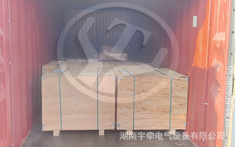 礦用電機(jī)車配件出口海外3.jpg